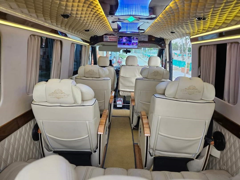 thue-xe-limousine-10-cho-gia-re-2