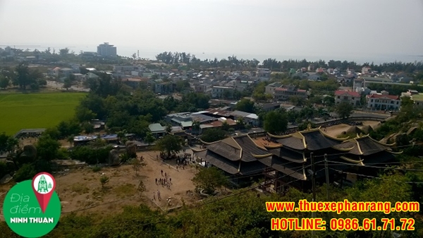Một góc hướng Đông huyện Ninh Hải nhìn từ Trùng Sơn Cổ Tự
