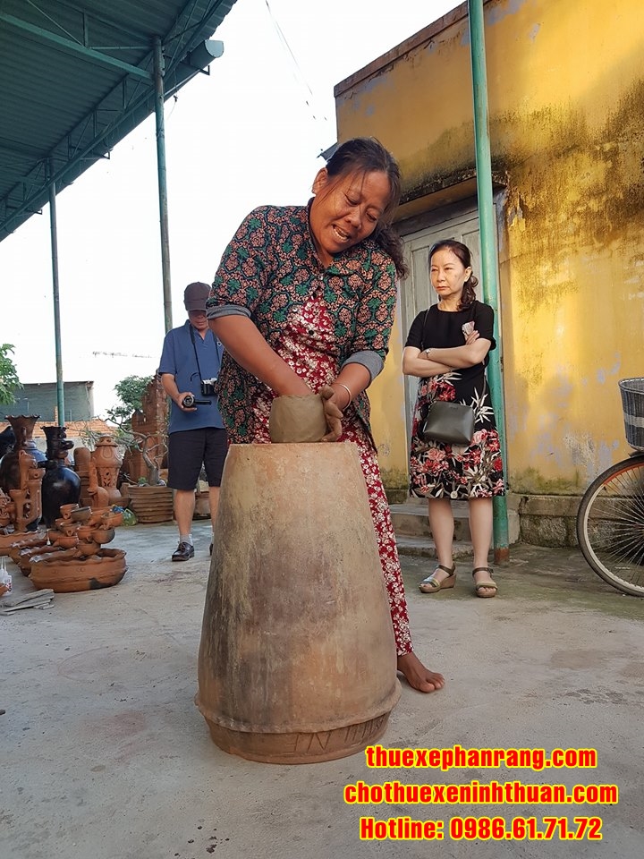 Thuê xe ô tô du lịch giá rẻ tại Phan Rang Ninh Thuận đi tham quan Làng gốm Bàu Trúc