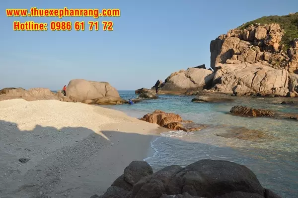 Công ty cho thuê xe 4, 7, 16, 29, 45 chỗ tham quan Bãi Phụ Hòn Quy giá rẻ, uy tín, chuyên nghiệp tại Phan Rang Ninh Thuận
