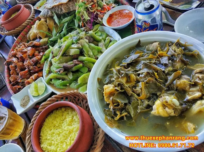 Đặc sản cơm niêu gà lên mâm tại Ninh Thuận
