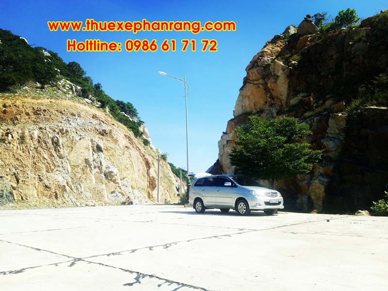 Thuê xe 7 chỗ tham quan tuyến đồi cát Nam Cương, Mũi Dinh tại Ninh Thuận