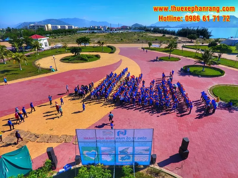 Dịch vụ cho thuê xe tham quan du lịch Công viên biển Bình Sơn đời mới, giá rẻ tại Phan Rang Ninh Thuận